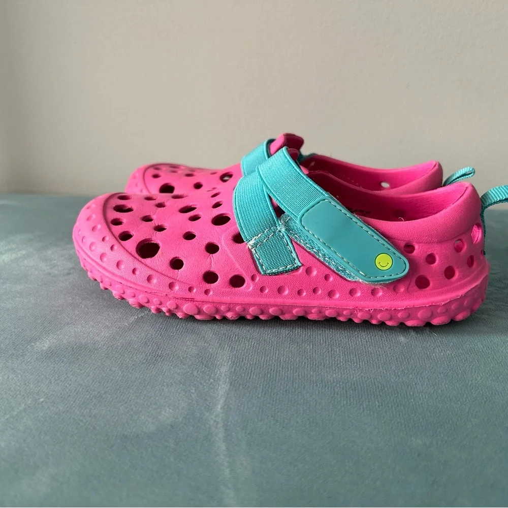 Western chief size 13 pink and teal water play shoes